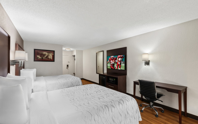 photo 3 of Red Roof Inn PLUS+ & Suites Atlanta Airport South
