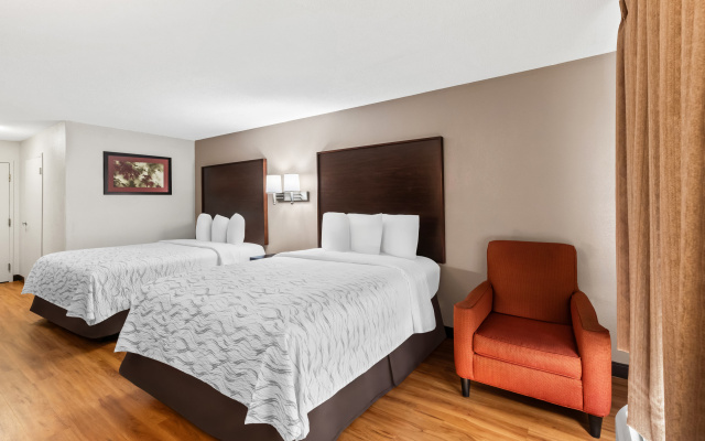 photo 4 of Red Roof Inn PLUS+ & Suites Atlanta Airport South