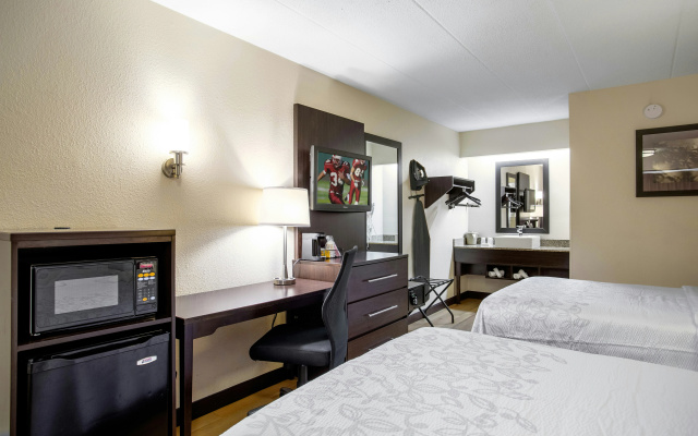 photo 5 of Red Roof Inn PLUS+ Baltimore-Washington DC/ BWI South