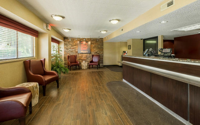 photo 2 of Red Roof Inn PLUS+ Wilmington - Newark