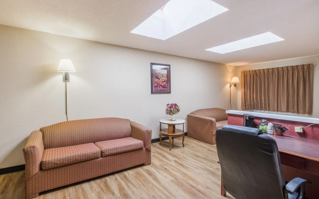 photo 5 of Red Roof Inn Hartford - Vernon
