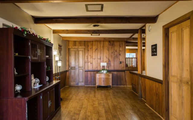 photo 2 of Red Rose Bed & Breakfast
