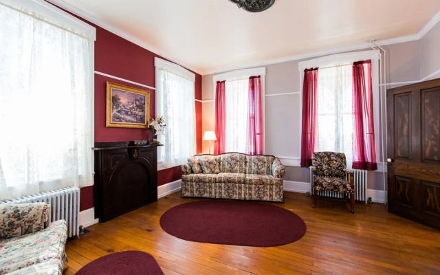 photo 5 of Red Rose Bed & Breakfast