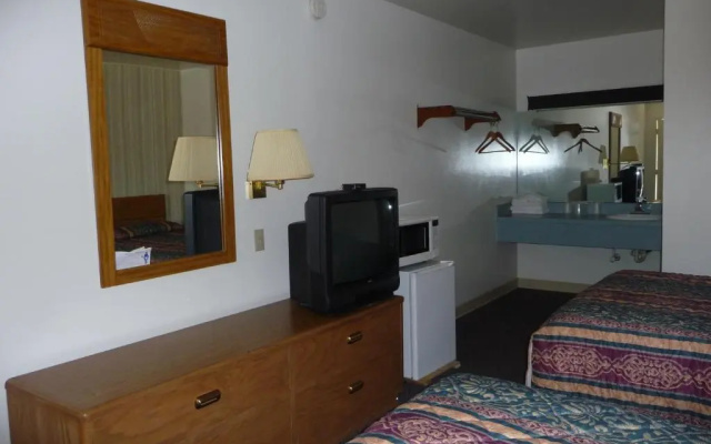 photo 5 of Red Rose Motel