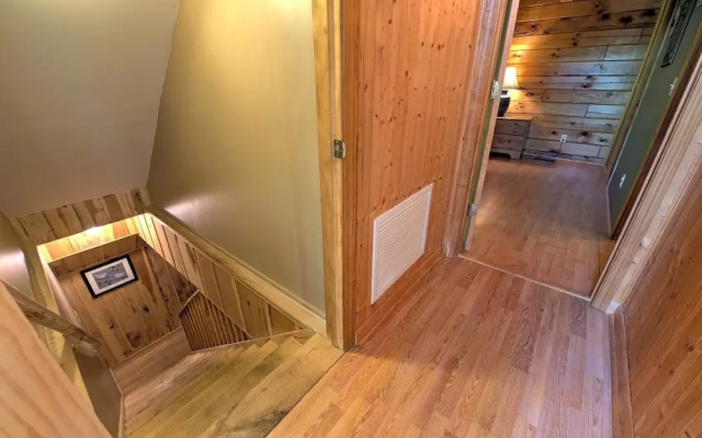 photo 2 of Red Wolf - 2 Br Cabin