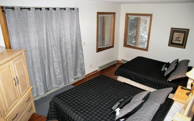 photo 3 of Fox Pine Lodge Hotel Room 2