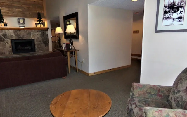photo 3 of Fox Pine Lodge 3 Bed 3 Bath