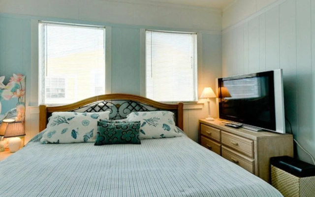 photo 5 of Katie's Beach Bungalow