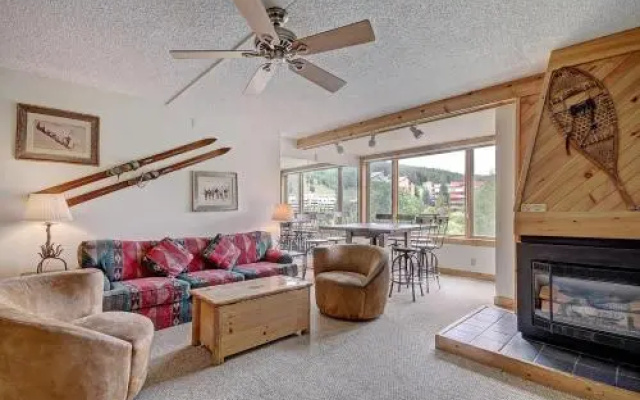 photo 2 of Summit House