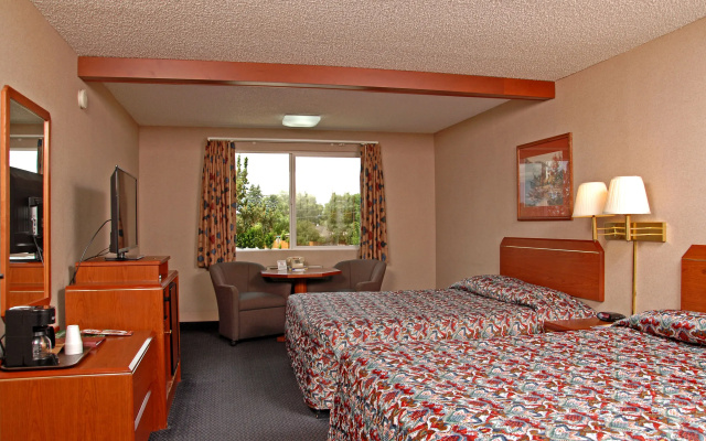 photo 4 of Redmond Inn