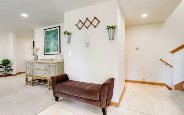photo 2 of Redmond Vacation Rental ~ 16 Mi to Seattle!