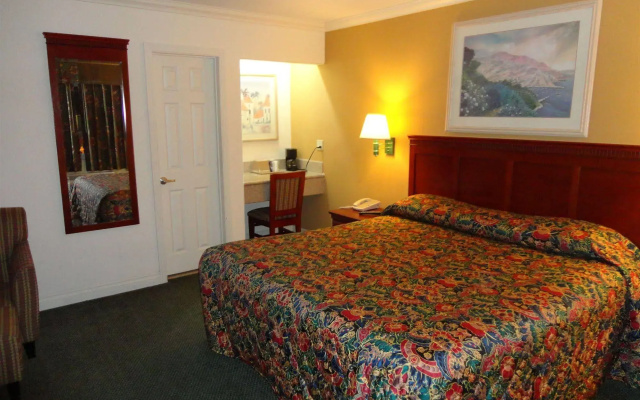 photo 2 of Redondo Inn and Suites