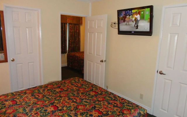 photo 3 of Redondo Inn and Suites