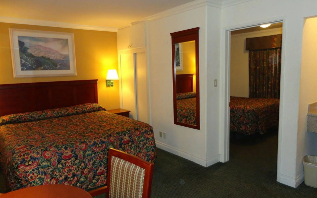 photo 4 of Redondo Inn and Suites