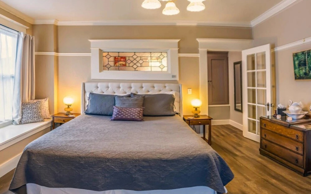 photo 3 of Redtail Suites ~ Entire Home ~ Sleeps 12 ~ Tesla Station