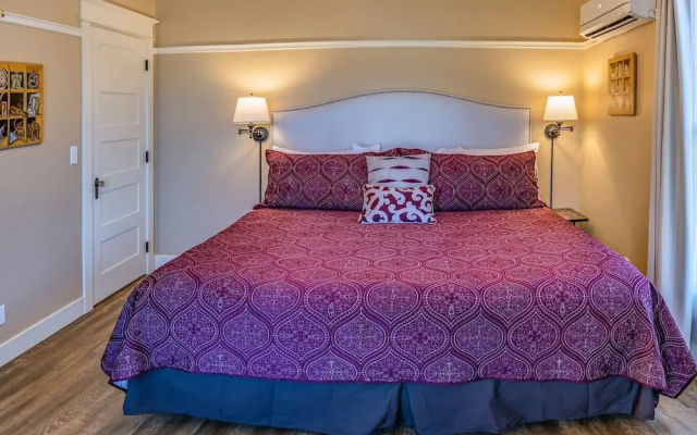 photo 3 of Redtail Suites~orliena Suite ~tesla Station