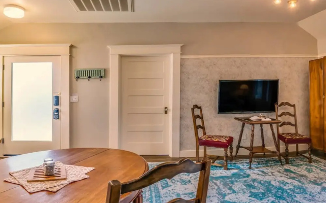 photo 5 of Redtail Suites~'red' Mccall Suite~tesla Station