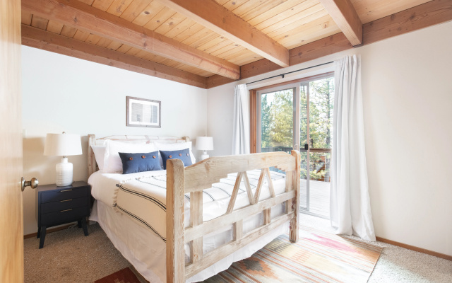 photo 4 of Redwood by AvantStay
