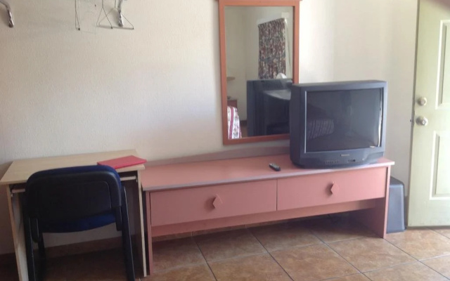 photo 2 of Redwood Motel