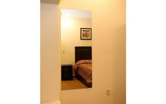photo 4 of Redwood Suites
