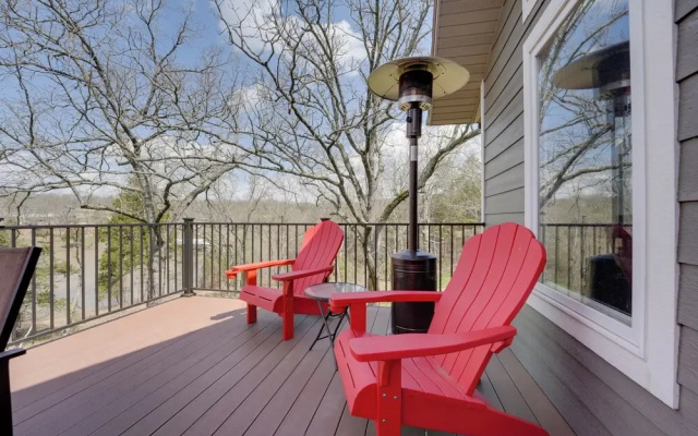 photo 4 of Reeds Spring Retreat w/ Lakeview Deck + Grill