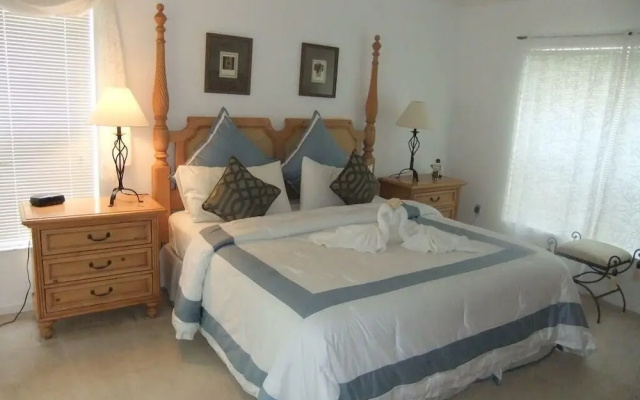 photo 2 of Ref D Stunning 4 Bed Villa With own Pool spa Near Disney