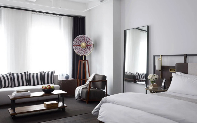 photo 5 of Refinery Hotel