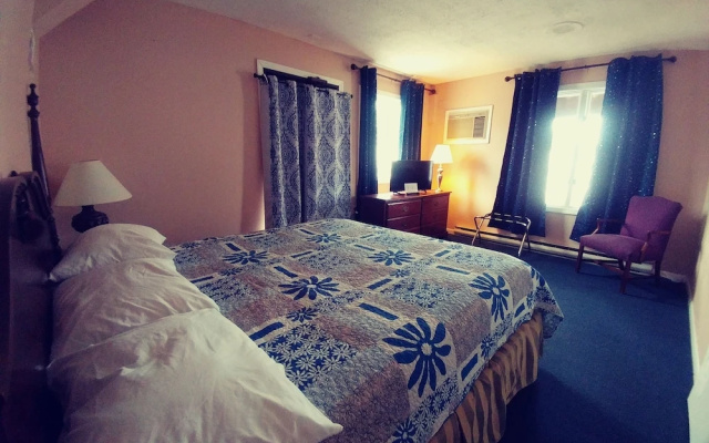 photo 4 of Regal Inn