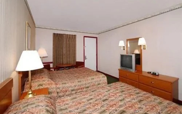 photo 4 of Regal Inn
