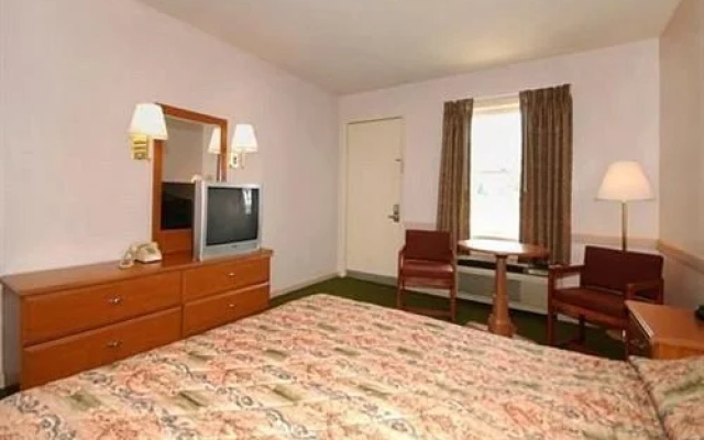 photo 5 of Regal Inn