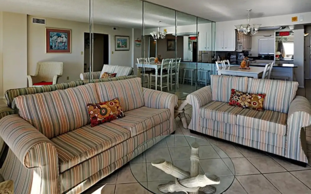 photo 3 of Regency 719 - Two Bedroom Condo