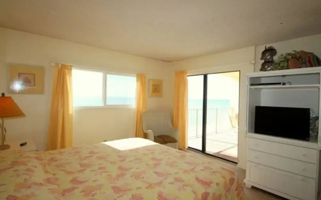 photo 4 of Regency 719 - Two Bedroom Condo