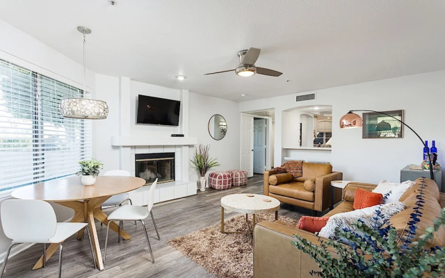 photo 3 of Regency At Old Town - 2 Bedroom by Casago
