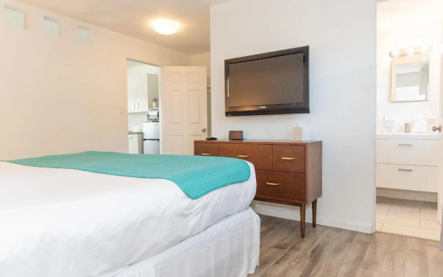 photo 2 of Regency Inn & Suites