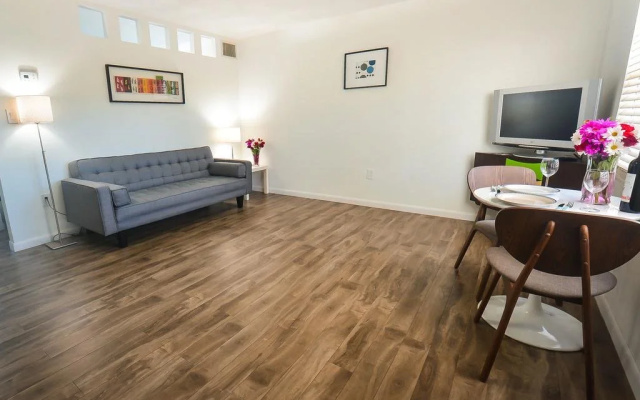photo 4 of Regency Inn & Suites