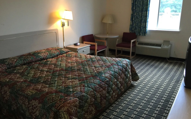 photo 2 of Regency Inn and Suites