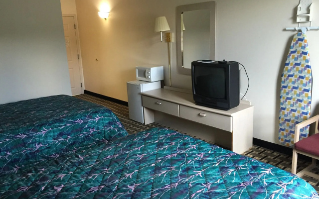 photo 3 of Regency Inn and Suites
