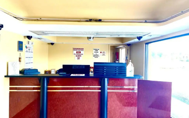 photo 2 of Regency Inn