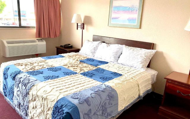 photo 4 of Regency Inn