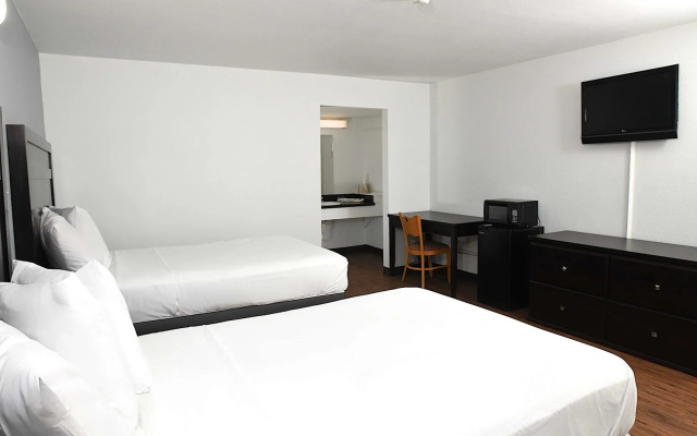 photo 3 of Regency Inn