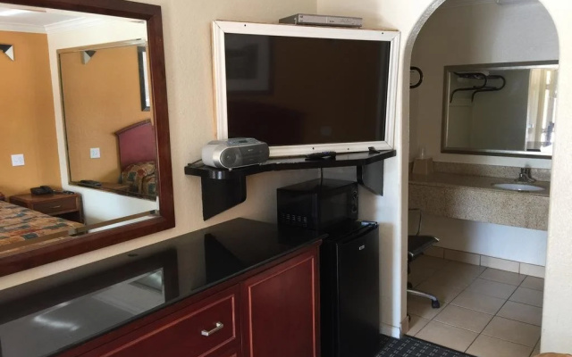 photo 3 of Regency Inn and Suites