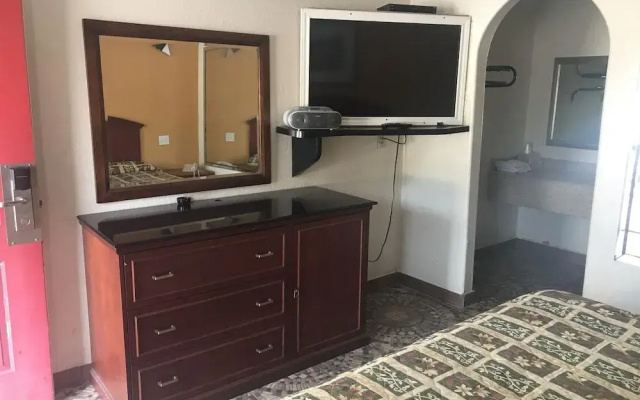 photo 5 of Regency Inn and Suites