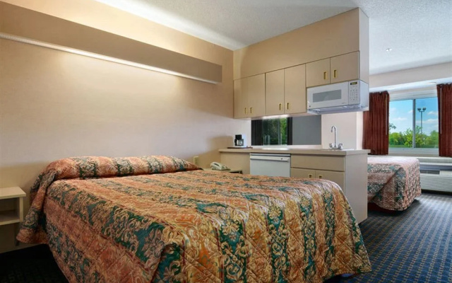 photo 2 of Regency Inn and Suites Atlanta / Lawrenceville GA