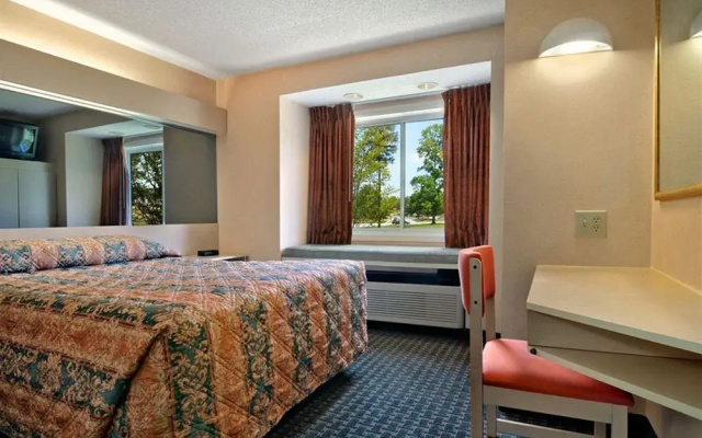 photo 3 of Regency Inn and Suites Atlanta / Lawrenceville GA