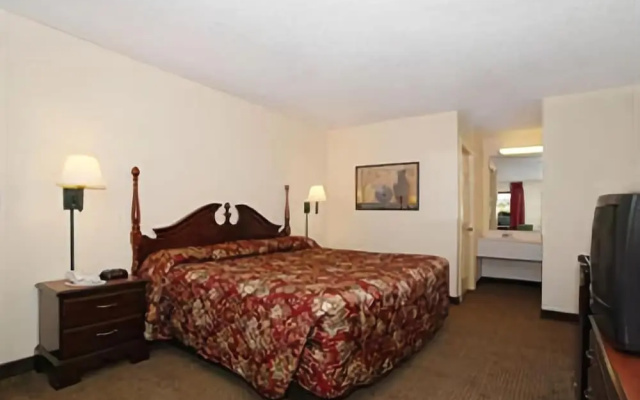 photo 2 of Regency Inn Fayetteville/Fort Bragg