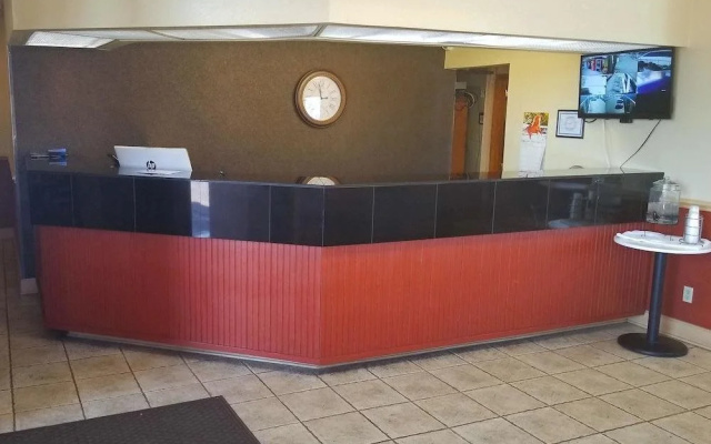 photo 2 of Dreamland Inn