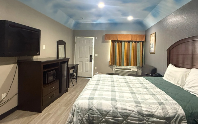 photo 2 of Hotel O Regency Suites Houston - IAH Beltway 8