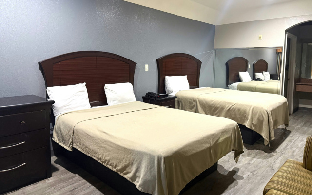 photo 4 of Hotel O Regency Suites Houston - IAH Beltway 8