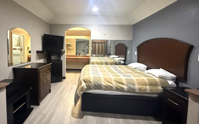 photo 5 of Hotel O Regency Suites Houston - IAH Beltway 8