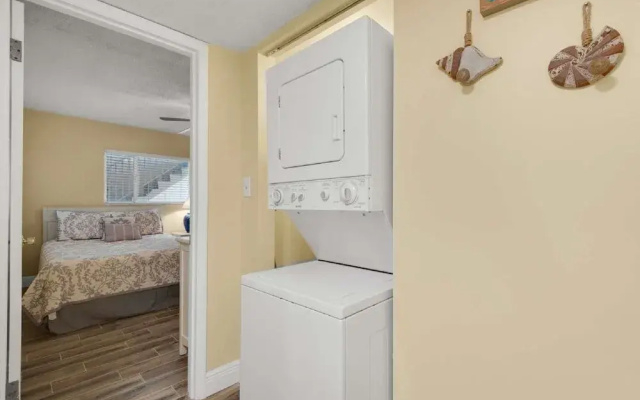 photo 2 of Regency Towers 3 Bedroom Apartment